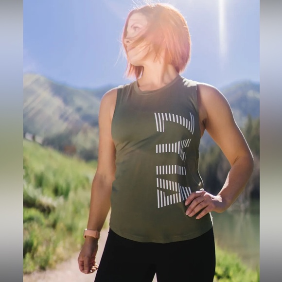 ZYIA Tops - Zyia Olive Plush Muscle Tank sz M